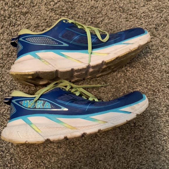 EUC Women’s size 7.5 HOKA ONE ONE Orhtolite Clifton 2 athletic shoes. - Picture 3 of 9